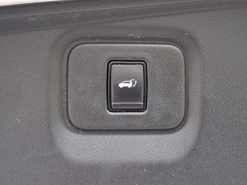Used 2019 Nissan Pathfinder SL w/ SL Premium Package AWD/4WD image 29