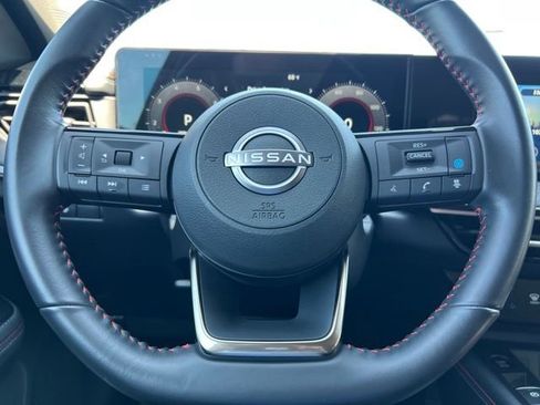 Used 2025 Nissan Kicks SR image 9