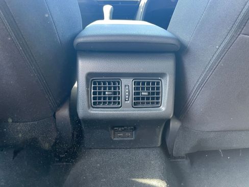 Used 2025 Toyota Camry LE image 23