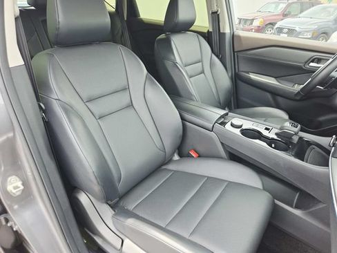 Used 2023 Nissan Rogue SV w/ SV Premium B Package AWD/4WD image 13
