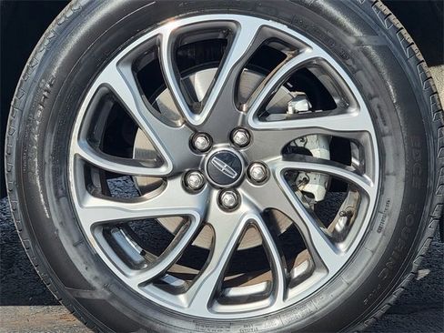 Certified 2022 Lincoln Corsair AWD w/ Equipment Group 101A image 17