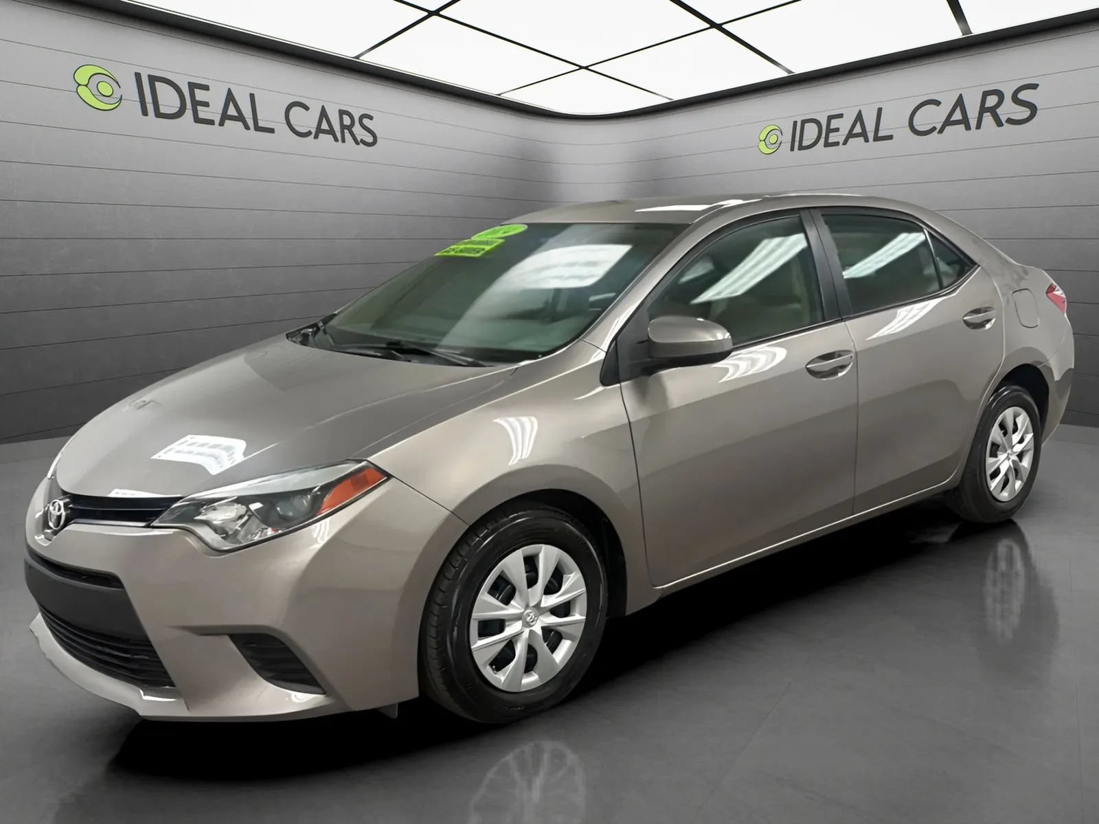 Used 2014 Toyota Corolla LE FWD image 1