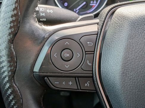 Used 2018 Toyota Camry SE image 18