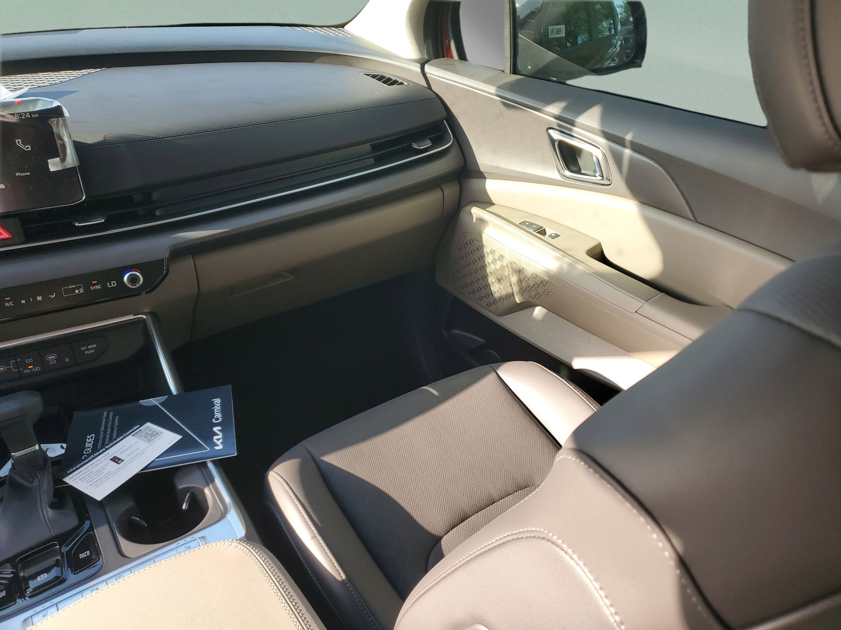 New 2026 Kia Carnival EX FWD image 10