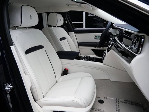 New 2025 Rolls-Royce Ghost image 32