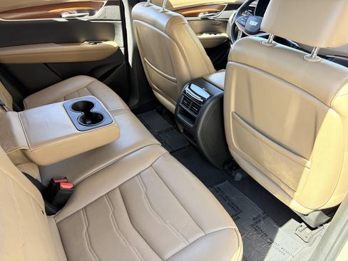 Used 2017 Cadillac XT5 Platinum AWD/4WD image 14