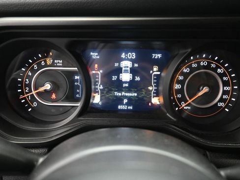 Used 2024 Jeep Gladiator Sport image 3