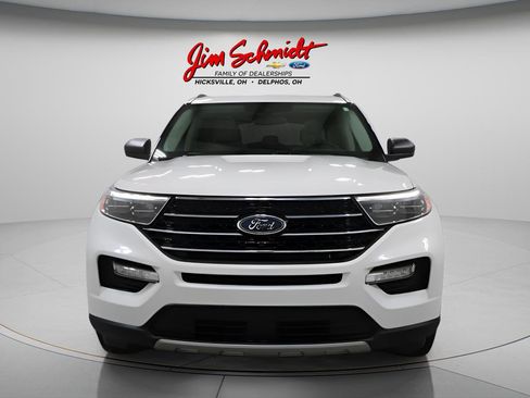 Used 2021 Ford Explorer XLT w/ Equipment Group 202A image 3