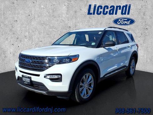 Used 2023 Ford Explorer XLT w/ Equipment Group 202A image 3