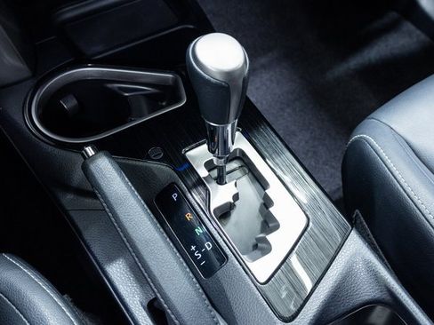 Used 2017 Toyota RAV4 Limited image 18