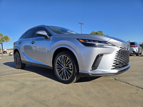 New 2026 Lexus RX 450h AWD image 2