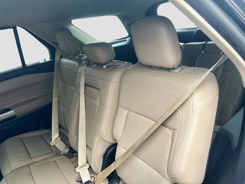 Used 2022 Ford Explorer Limited image 25