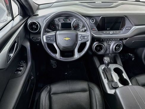 Used 2019 Chevrolet Blazer LT w/ Sound & Technology Package FWD image 3