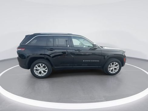 Used 2023 Jeep Grand Cherokee Limited AWD/4WD image 9