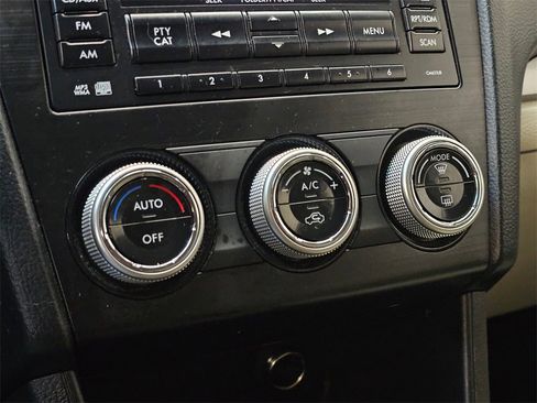 Used 2014 Subaru Crosstrek 2.0i Premium image 28