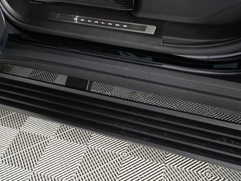 Used 2026 Cadillac Escalade ESV Sport w/ Touring Package image 18