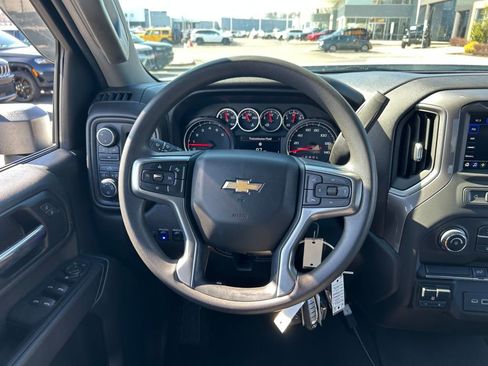 Used 2022 Chevrolet Silverado 2500 Custom w/ Custom Convenience Package image 10