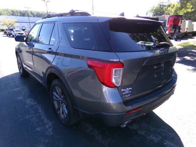 Used 2021 Ford Explorer XLT w/ Equipment Group 202A AWD/4WD image 7
