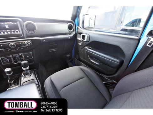 Used 2022 Jeep Gladiator Sport AWD/4WD image 11