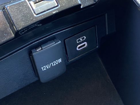 Used 2024 Toyota Corolla Cross XLE image 22