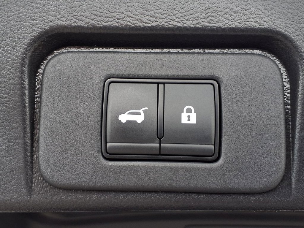 Used 2024 Nissan Rogue SV FWD image 23