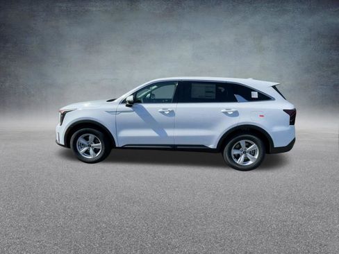 Used 2025 Kia Sorento LX image 13