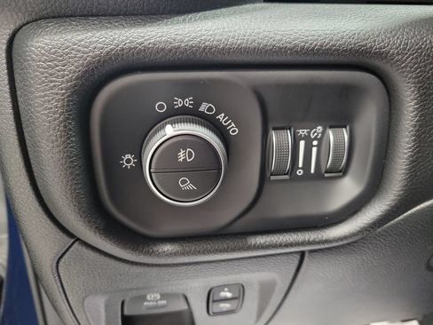 Used 2023 RAM 1500 Laramie AWD/4WD image 40