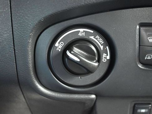 Used 2022 Nissan Frontier PRO-4X AWD/4WD image 13