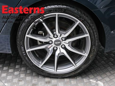 Used 2023 Genesis G70 2.0T image 8