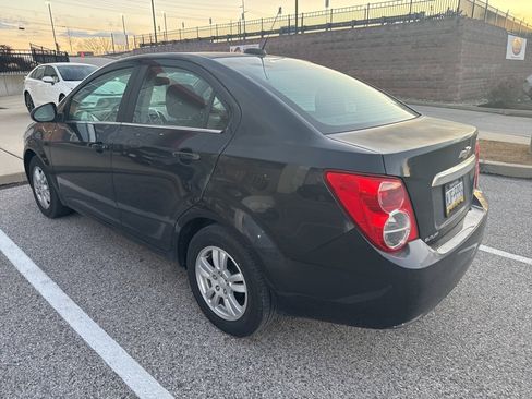 Used 2015 Chevrolet Sonic LT image 2