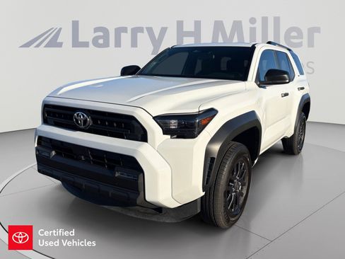 Used 2025 Toyota 4Runner SR5 AWD/4WD image 1