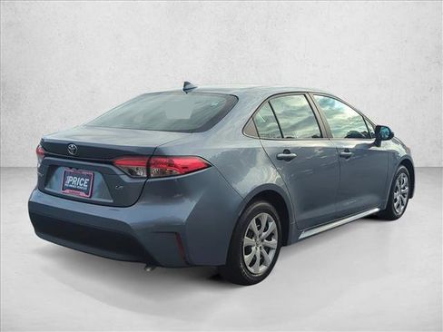 Used 2024 Toyota Corolla LE image 5