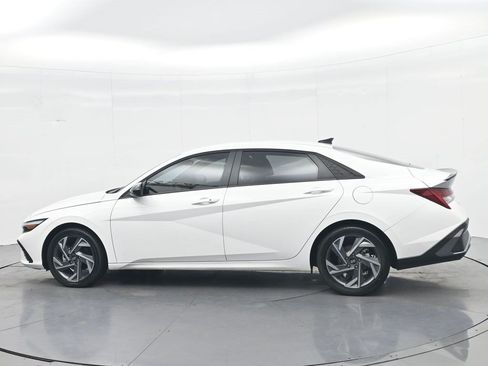 Used 2025 Hyundai Elantra SEL FWD image 8