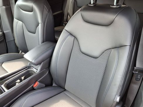 New 2026 Jeep Compass Latitude AWD/4WD image 18