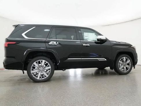 Used 2026 Toyota Sequoia Capstone AWD/4WD image 25