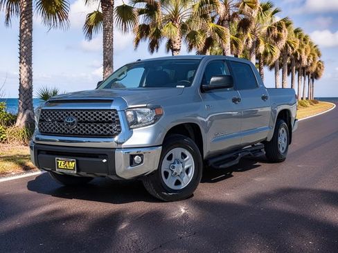 Used 2018 Toyota Tundra SR5 w/ SR5 Upgrade Package RWD image 2
