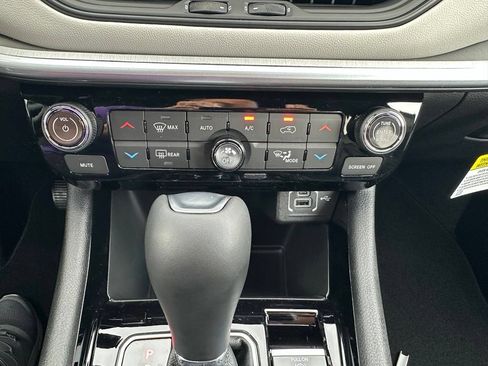 New 2026 Jeep Compass Limited AWD/4WD image 19