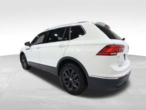 Used 2024 Volkswagen Tiguan SE image 2