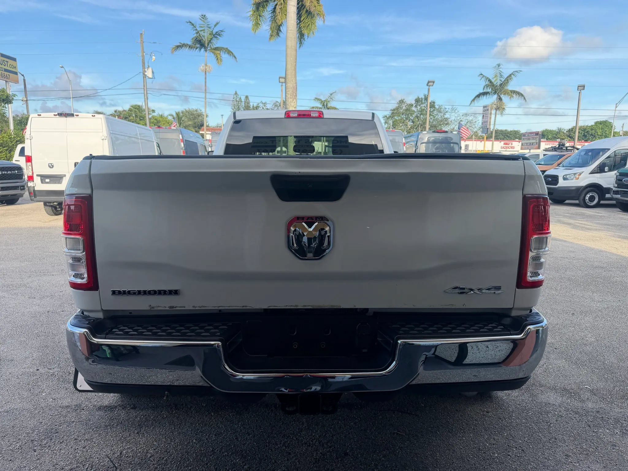 Used 2023 RAM 3500 4x4 Crew Cab Big Horn DRW w/ Level 1 Equipment Group image 4