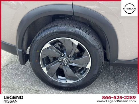 Certified 2024 Nissan Rogue SV AWD/4WD image 7