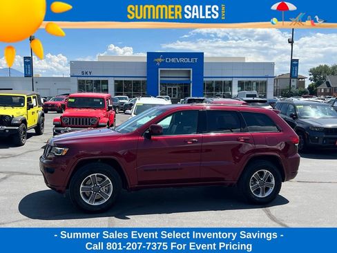 Used 2022 Jeep Grand Cherokee Laredo X AWD/4WD image 1