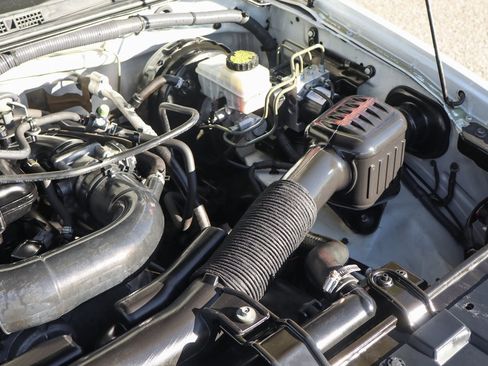 Used 2018 Nissan Frontier S image 12