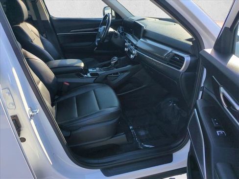 Used 2023 Kia Telluride LX image 21