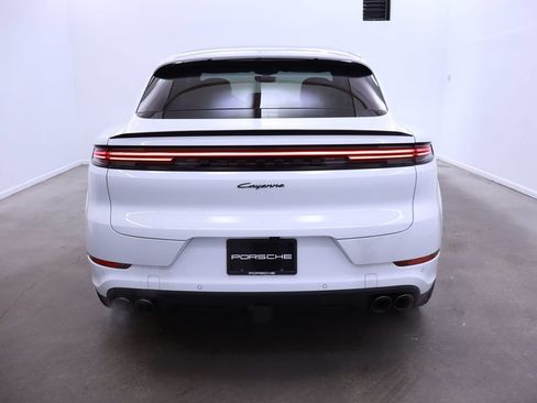 Certified 2024 Porsche Cayenne Coupe AWD/4WD image 5
