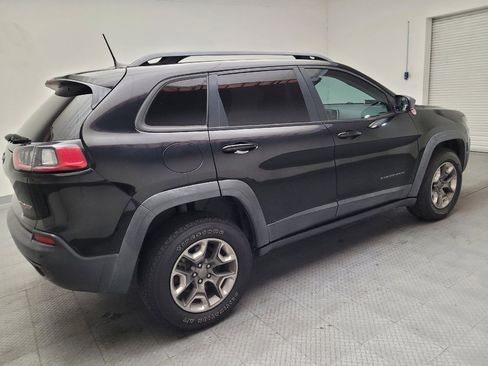 Used 2019 Jeep Cherokee Trailhawk AWD/4WD image 9