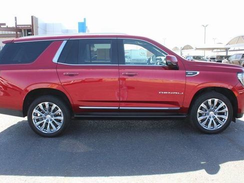 Used 2022 GMC Yukon Denali AWD/4WD image 2