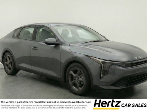 Used 2025 Kia K4 LXS image 1