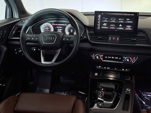 Used 2023 Audi Q5 e Premium Plus w/ Premium Plus Package AWD/4WD image 29