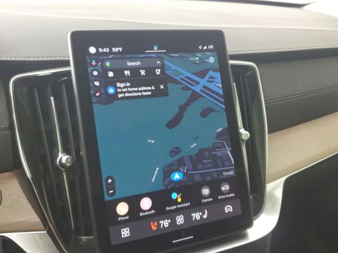 Certified 2025 Volvo XC90 B6 Core w/ Climate Package image 32