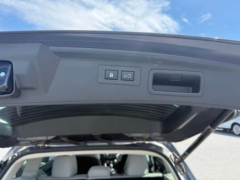 Used 2023 Subaru Forester Premium image 12